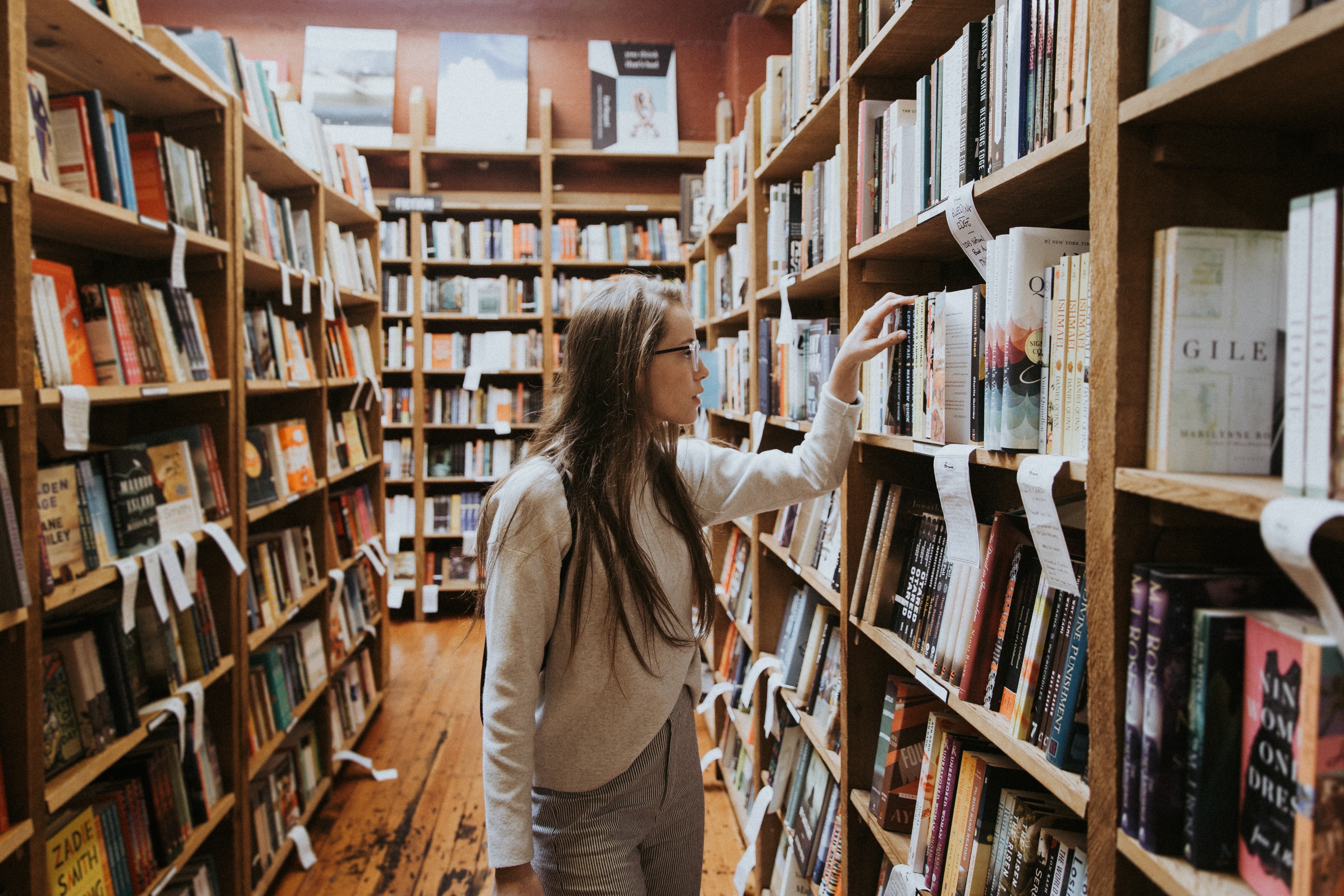 7 Bookstagrammers To Follow